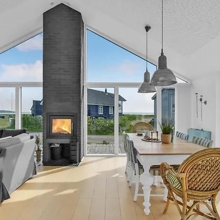 3 Bedroom Stunning In Juelsminde